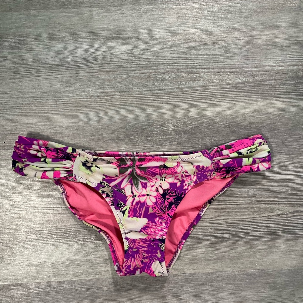 Victoria's Secret knockout Purple Floral Bikini Bottom size small